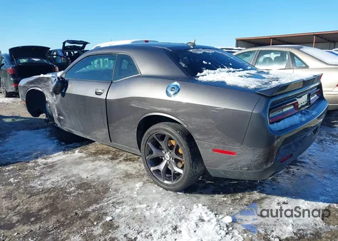 2018 Dodge Challenger Sxt Plus z USA, uszkodzony, nr VIN 2C3CDZAG8JH259354